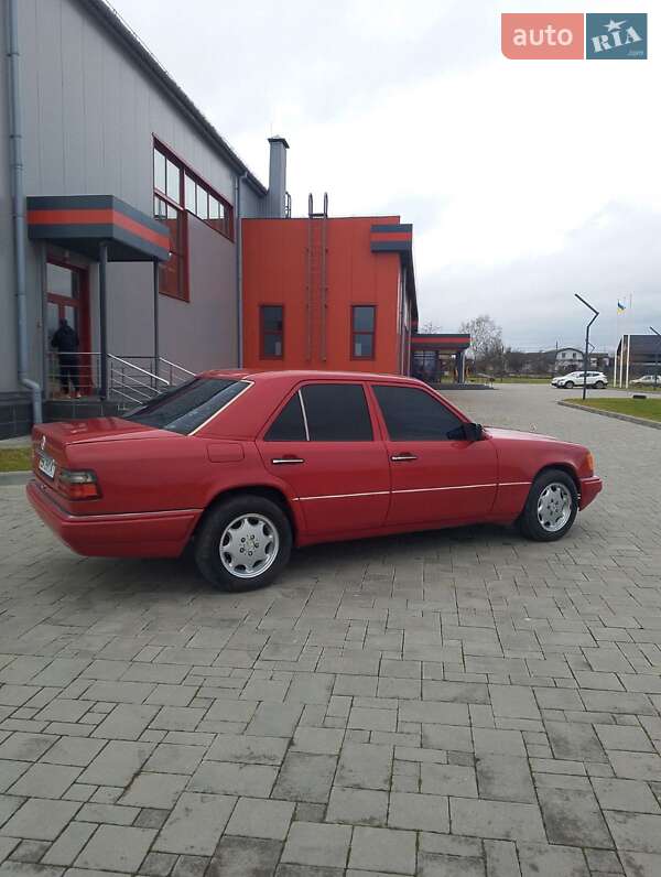 Седан Mercedes-Benz E-Class 1995 в Рівному фото 13 Седан Mercedes-Benz E-Class 1995 в Рівному