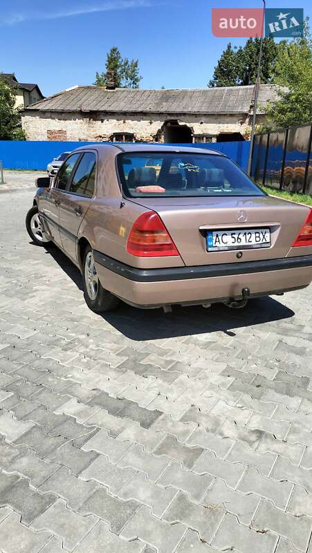 Mercedes-Benz E-Class 1994 Mercedes-Benz E-Class 1994