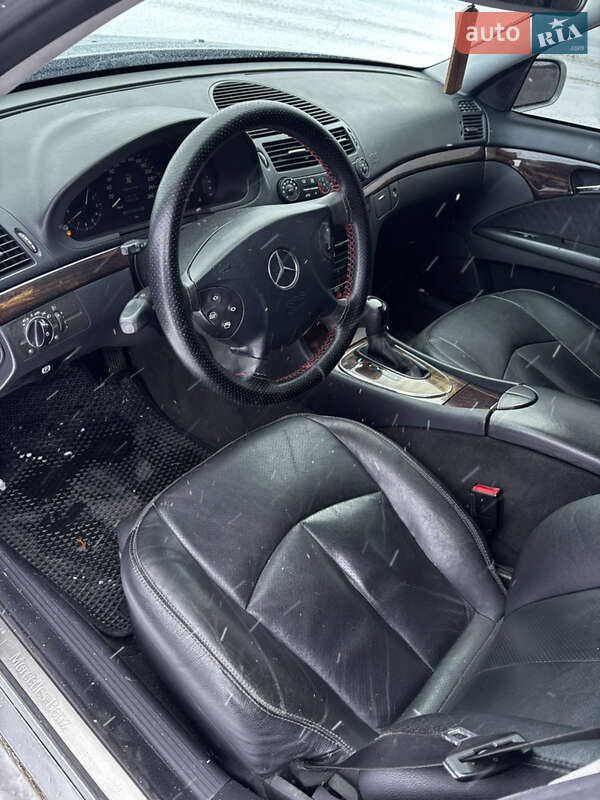 Седан Mercedes-Benz E-Class 2003 в Рівному