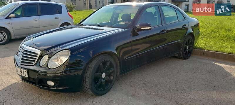 Седан Mercedes-Benz E-Class 2006 в Звягелі