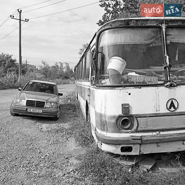 Седан Mercedes-Benz E-Class 1988 в Кривом Роге