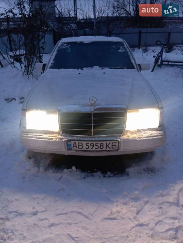 Седан Mercedes-Benz E-Class 1992 в Бердичеве