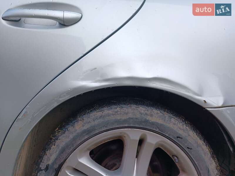 Седан Mercedes-Benz E-Class 2006 в Яремчі