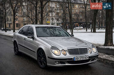 Седан Mercedes-Benz E-Class 2002 в Киеве