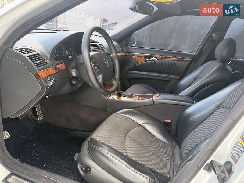 Седан Mercedes-Benz E-Class 2002 в Львове