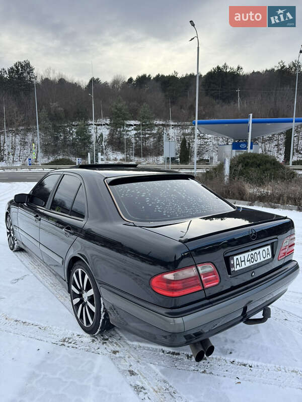 Седан Mercedes-Benz E-Class 2000 в Могилев-Подольске
