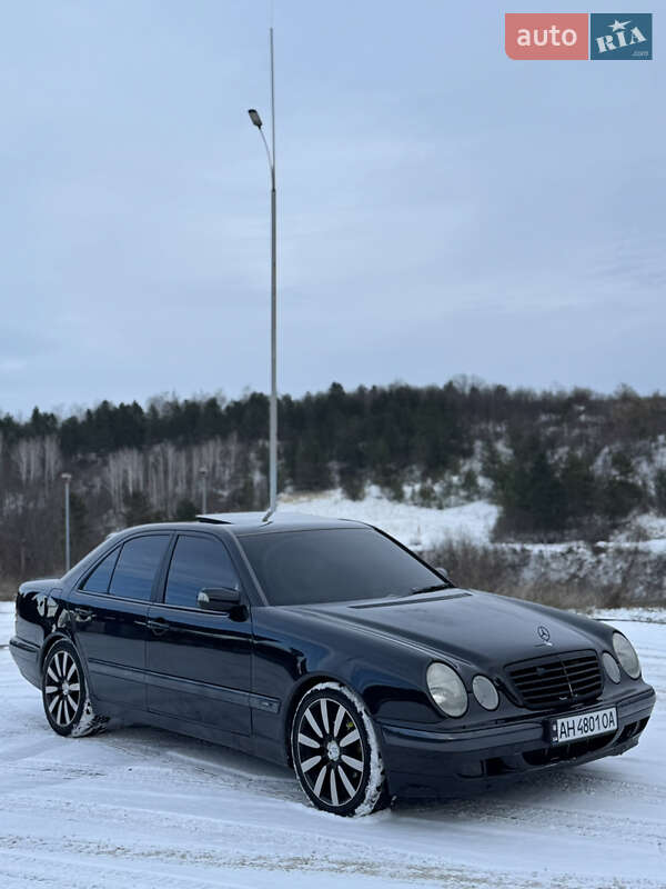 Седан Mercedes-Benz E-Class 2000 в Могилев-Подольске