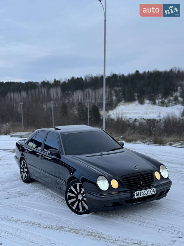 Седан Mercedes-Benz E-Class 2000 в Могилев-Подольске