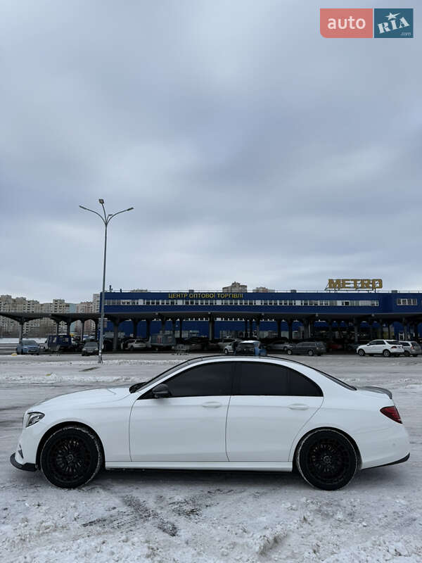 Седан Mercedes-Benz E-Class 2019 в Киеве