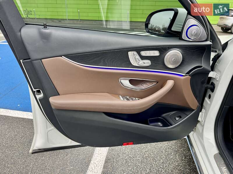 Седан Mercedes-Benz E-Class 2017 в Киеве