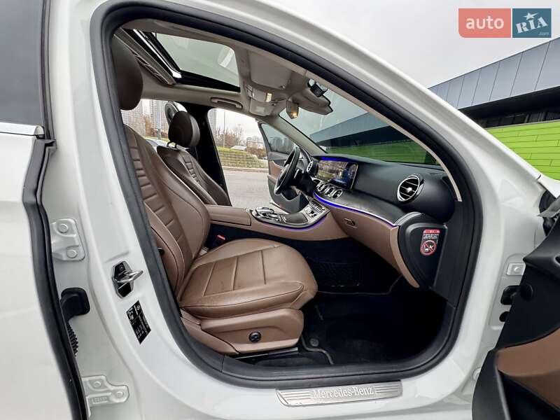 Седан Mercedes-Benz E-Class 2017 в Киеве