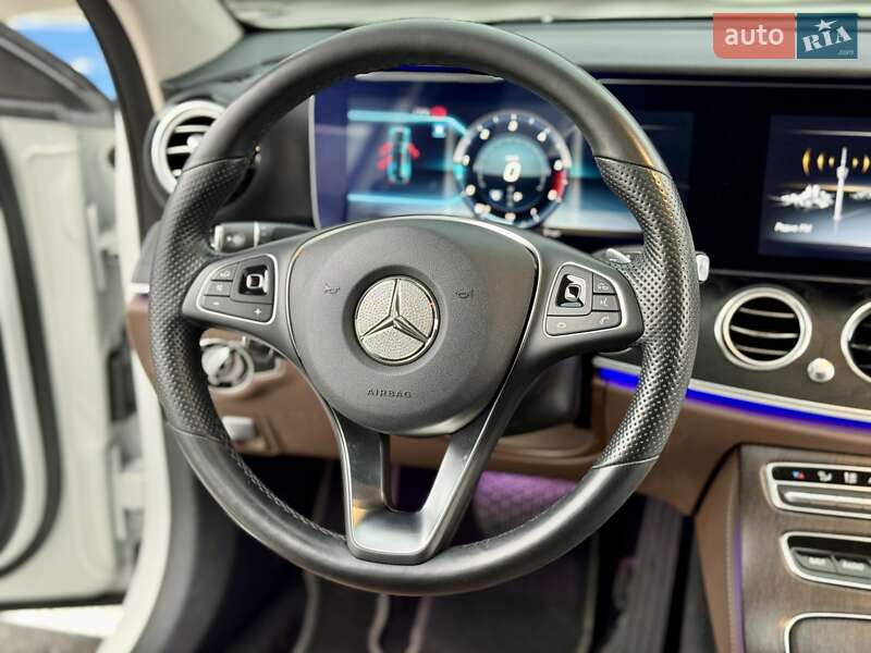 Седан Mercedes-Benz E-Class 2017 в Киеве