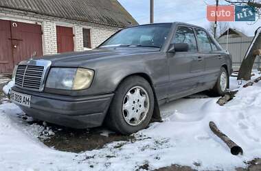 Седан Mercedes-Benz E-Class 1987 в Калиновке