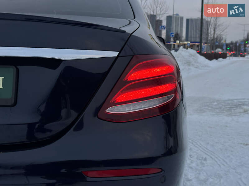 Седан Mercedes-Benz E-Class 2017 в Киеве