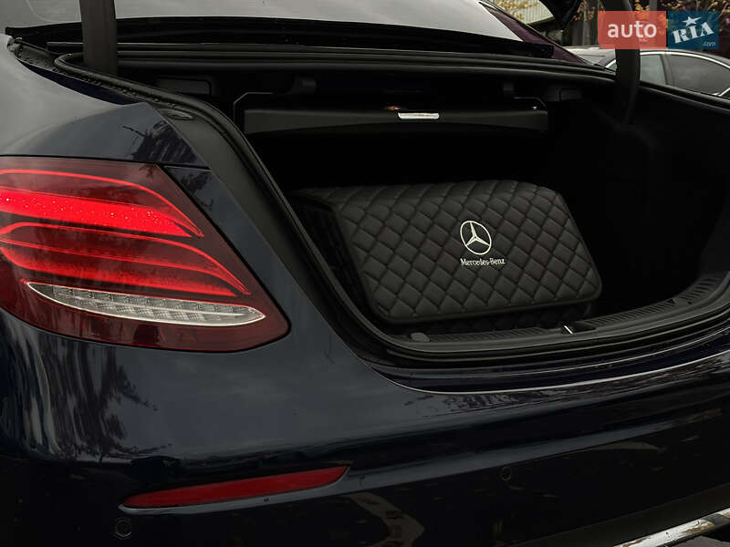 Седан Mercedes-Benz E-Class 2017 в Киеве