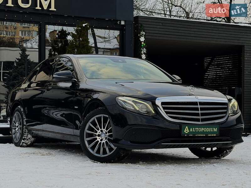 Седан Mercedes-Benz E-Class 2016 в Киеве