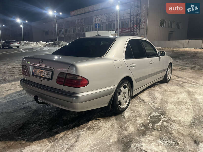 Седан Mercedes-Benz E-Class 2001 в Полтаве
