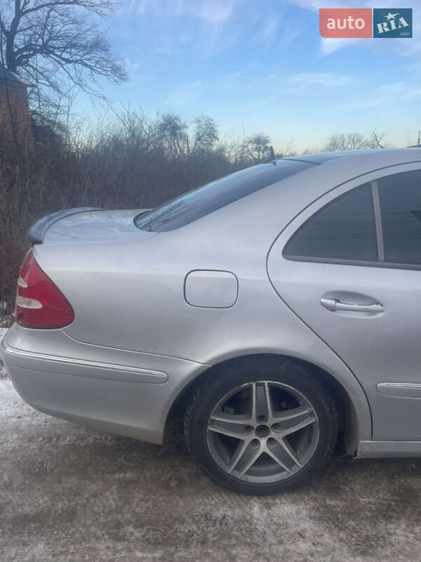 Седан Mercedes-Benz E-Class 2003 в Чернівцях