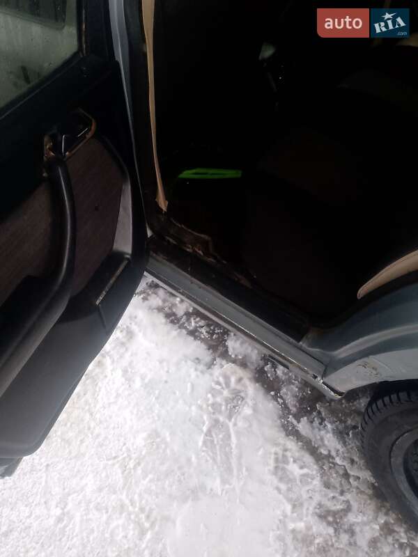 Седан Mercedes-Benz E-Class 1987 в Городке фото 10 Седан Mercedes-Benz E-Class 1987 в Городке