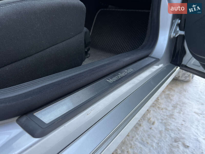 Седан Mercedes-Benz E-Class 2004 в Киеве фото 48 Седан Mercedes-Benz E-Class 2004 в Киеве