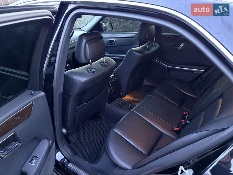 Седан Mercedes-Benz E-Class 2010 в Вашковцах фото 9 Седан Mercedes-Benz E-Class 2010 в Вашковцах
