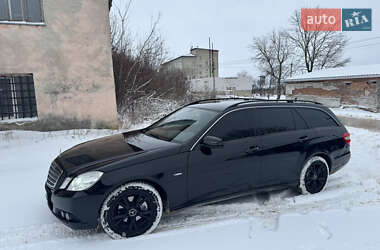 Універсал Mercedes-Benz E-Class 2010 в Золочеві