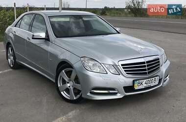 Седан Mercedes-Benz E-Class 2010 в Рівному