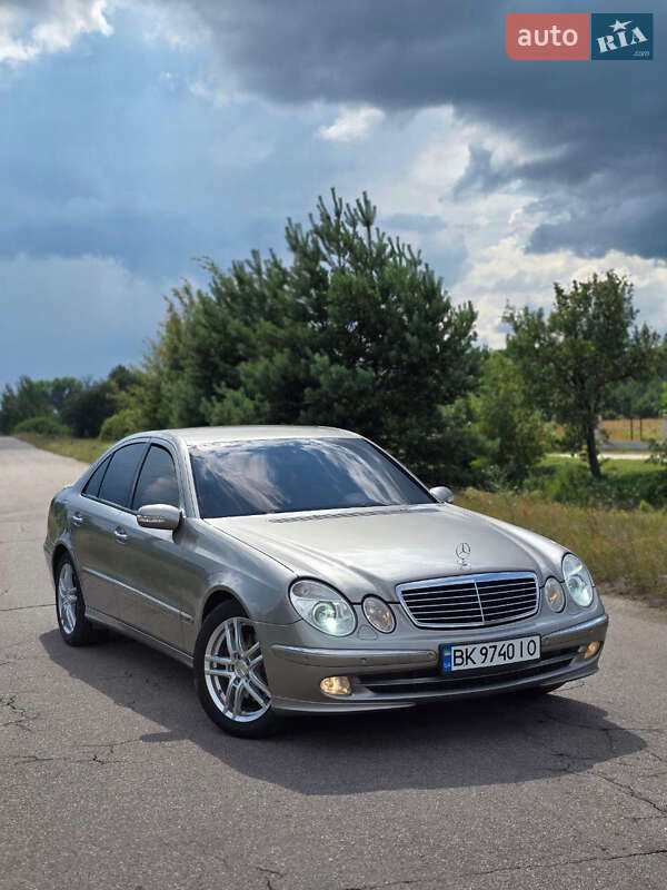 Седан Mercedes-Benz E-Class 2005 в Киеве