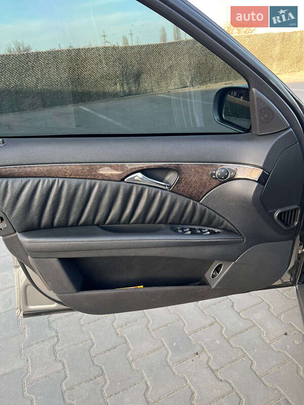 Седан Mercedes-Benz E-Class 2005 в Киеве