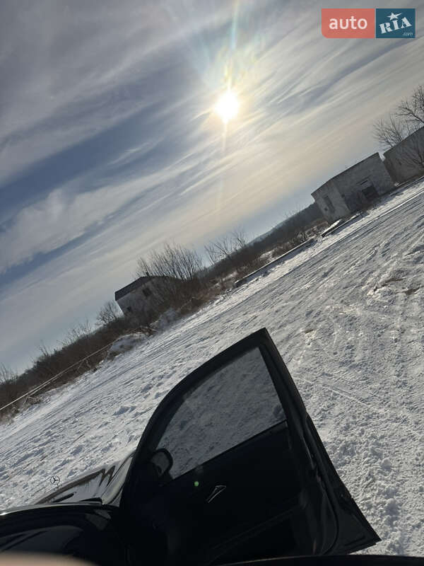 Седан Mercedes-Benz E-Class 2004 в Ходореві фото 31 Седан Mercedes-Benz E-Class 2004 в Ходореві