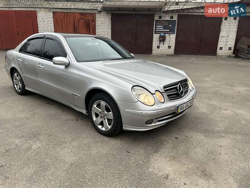 Седан Mercedes-Benz E-Class 2004 в Киеве