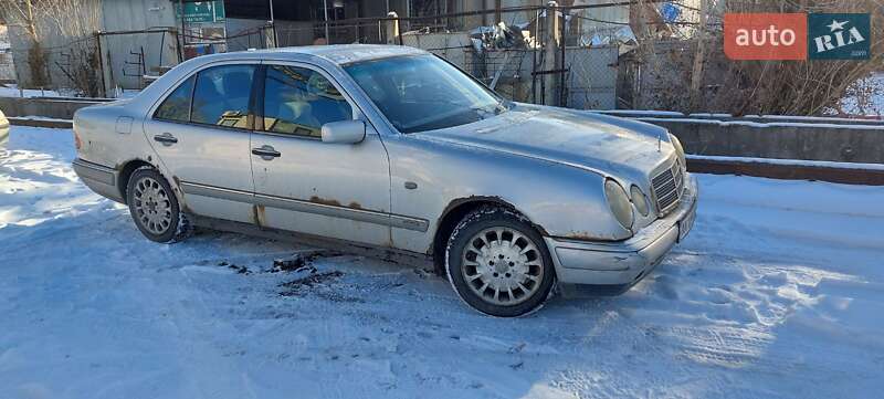 Mercedes-Benz E-Class 1999
