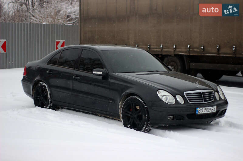 Седан Mercedes-Benz E-Class 2002 в Кременці