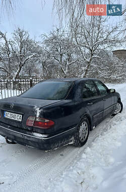 Седан Mercedes-Benz E-Class 1999 в Радивиліві