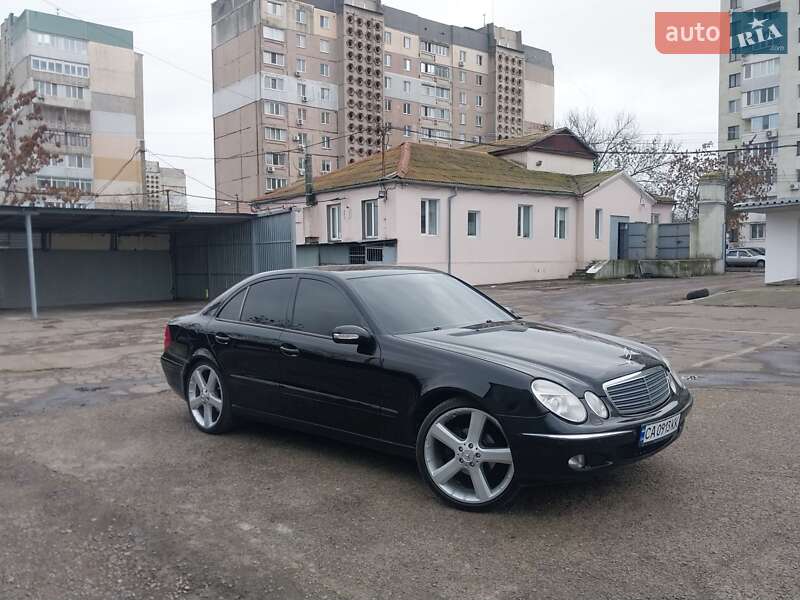 Mercedes-Benz E-Class 2005