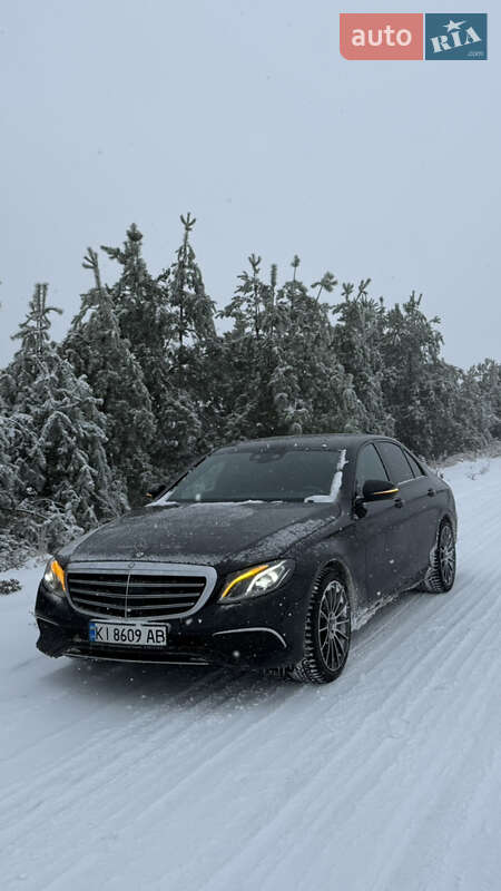 Седан Mercedes-Benz E-Class 2017 в Киеве