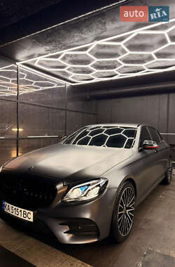 Седан Mercedes-Benz E-Class 2017 в Киеве