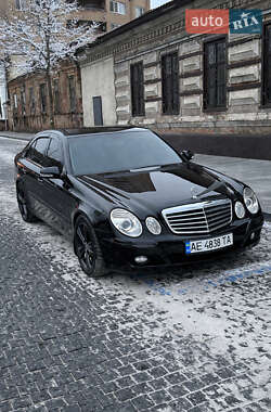 Седан Mercedes-Benz E-Class 2006 в Дніпрі