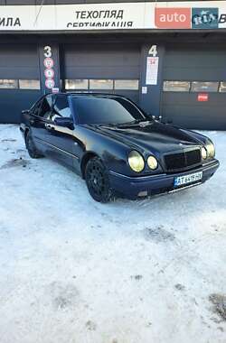 Седан Mercedes-Benz E-Class 1997 в Хусте