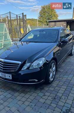 Седан Mercedes-Benz E-Class 2010 в Снятині