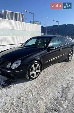 Седан Mercedes-Benz E-Class 2003 в Києві