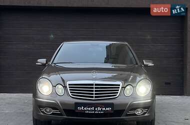Седан Mercedes-Benz E-Class 2008 в Николаеве