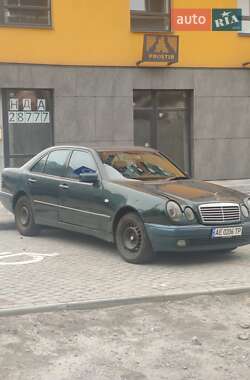 Седан Mercedes-Benz E-Class 1997 в Запорожье