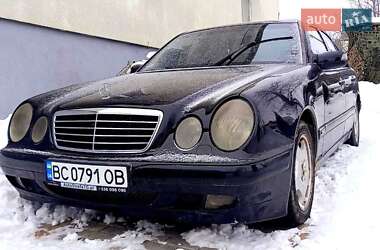 Седан Mercedes-Benz E-Class 2001 в Львове
