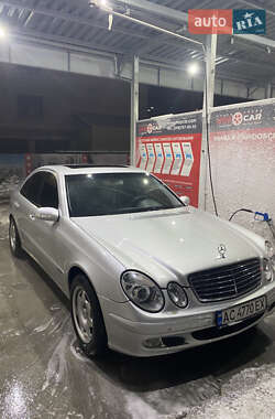 Седан Mercedes-Benz E-Class 2003 в Киеве