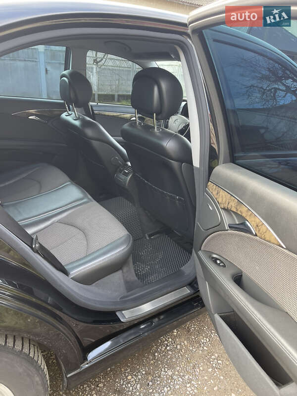 Седан Mercedes-Benz E-Class 2005 в Изе