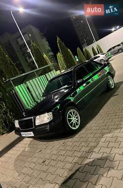 Седан Mercedes-Benz E-Class 1994 в Житомире