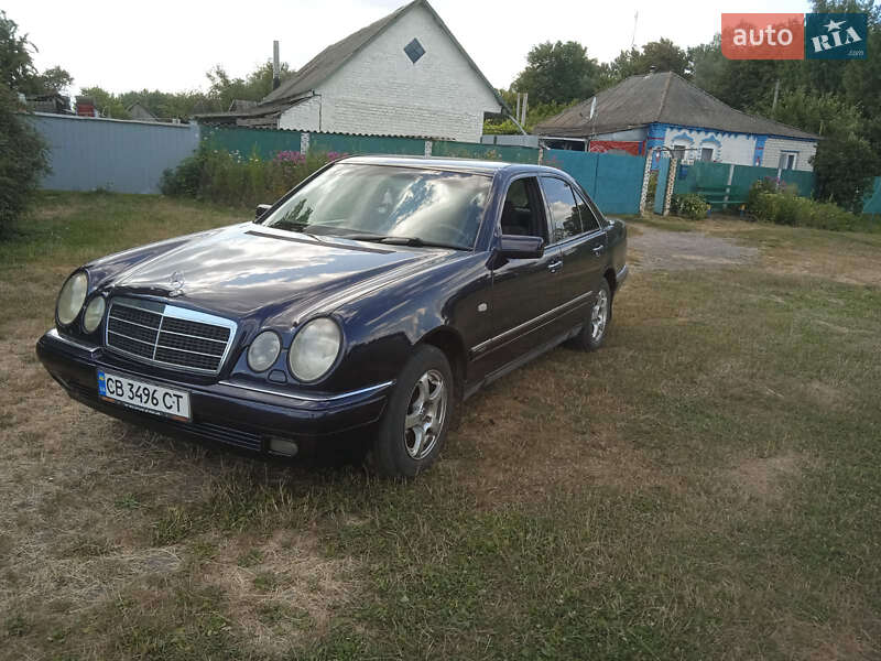Седан Mercedes-Benz E-Class 1997 в Сребном