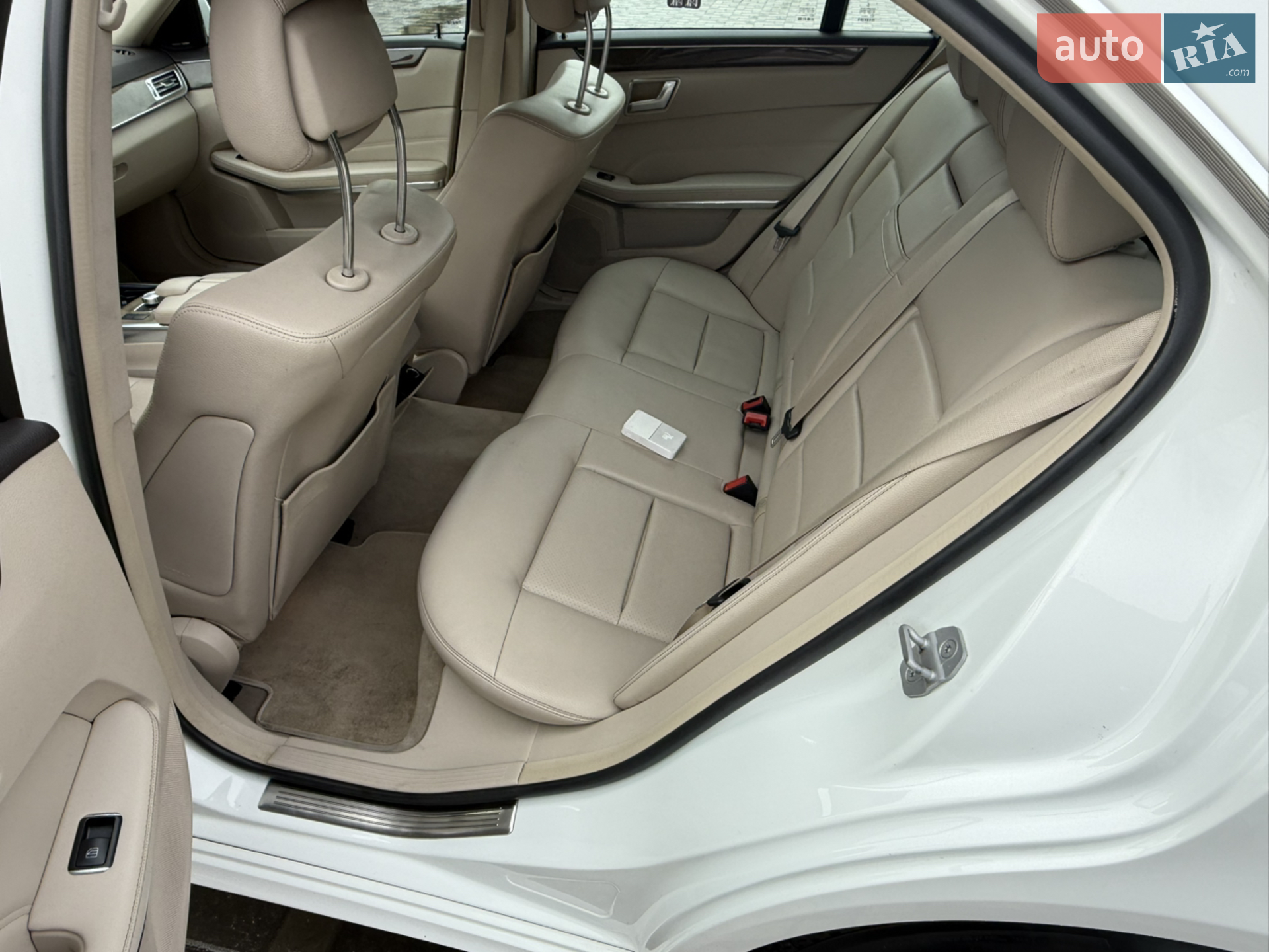 2013 Mercedes-Benz E-klasse - мініатюра 24