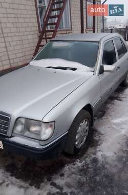 Седан Mercedes-Benz E-Class 1995 в Гребінці